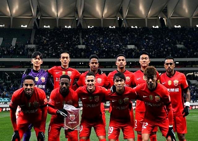 开云APP-上港卫冕患难见真情，球队在主场对阵富力士气高涨的简单介绍