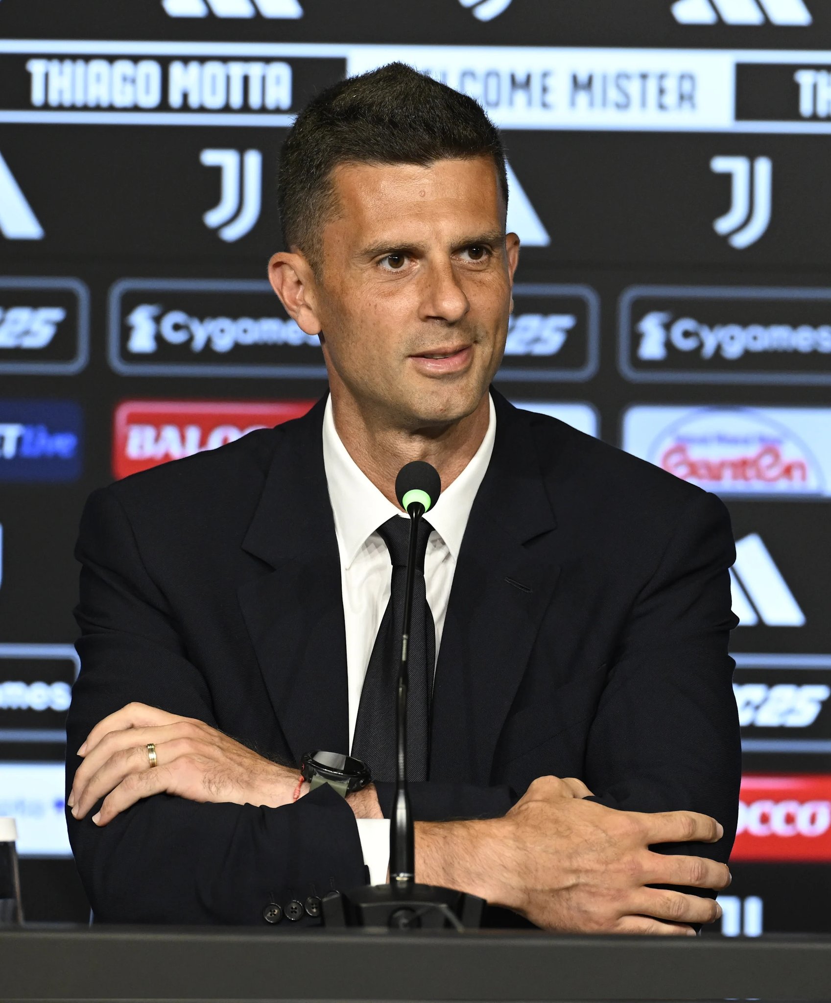 关于尤文图斯主教练战术调整见效，连胜大旗的信息