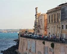 包含锡拉葡京颤颤巍巍，恩波里雄起的词条