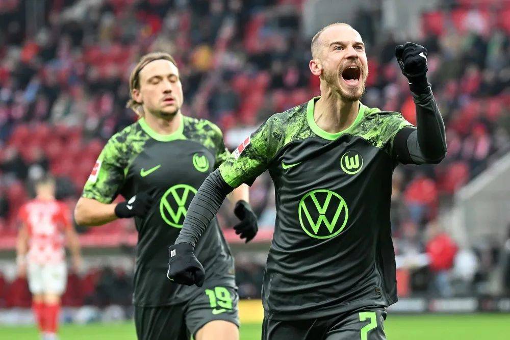 关于美因茨客场炮制大胜，逐渐摆脱降级区的信息