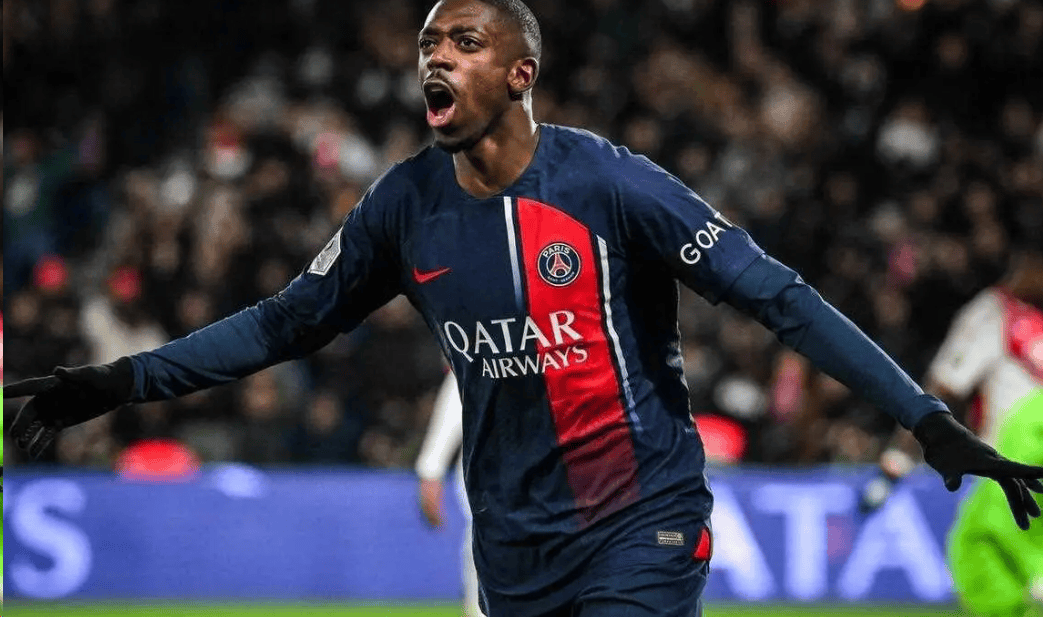 包含巴黎圣日耳曼大胜，夺取联赛榜首的词条