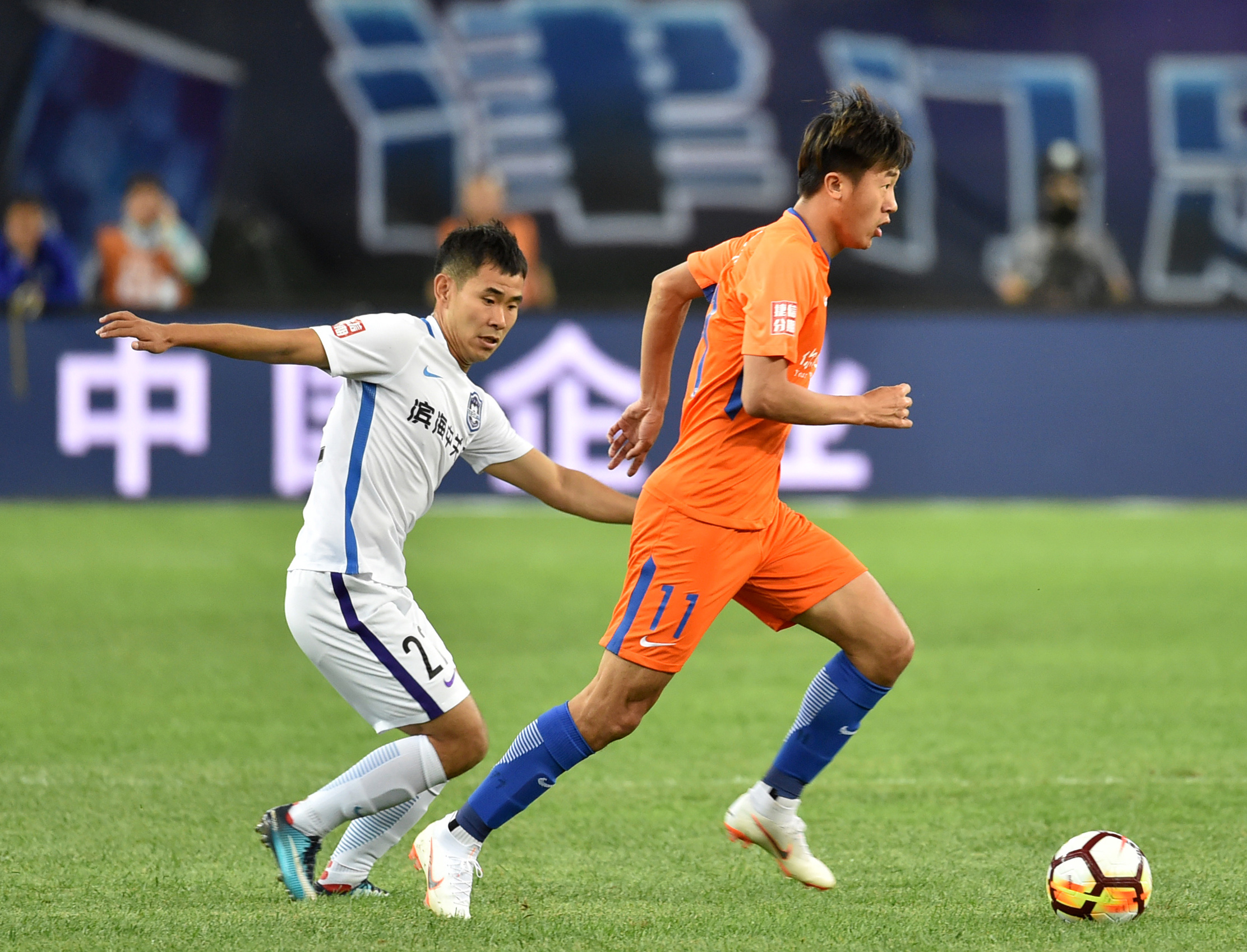 关于天津泰达vs山东鲁能：实力碰撞，赛场烽烟的信息