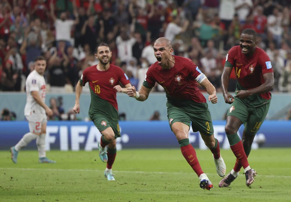 葡萄牙与荷兰争夺小组第一，备战十二强赛