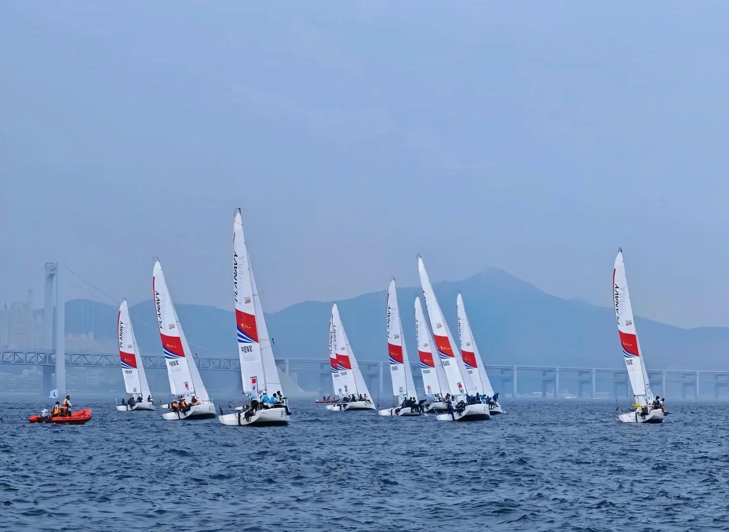 开云下载-新西兰帆船队夺冠，驰骋波澜