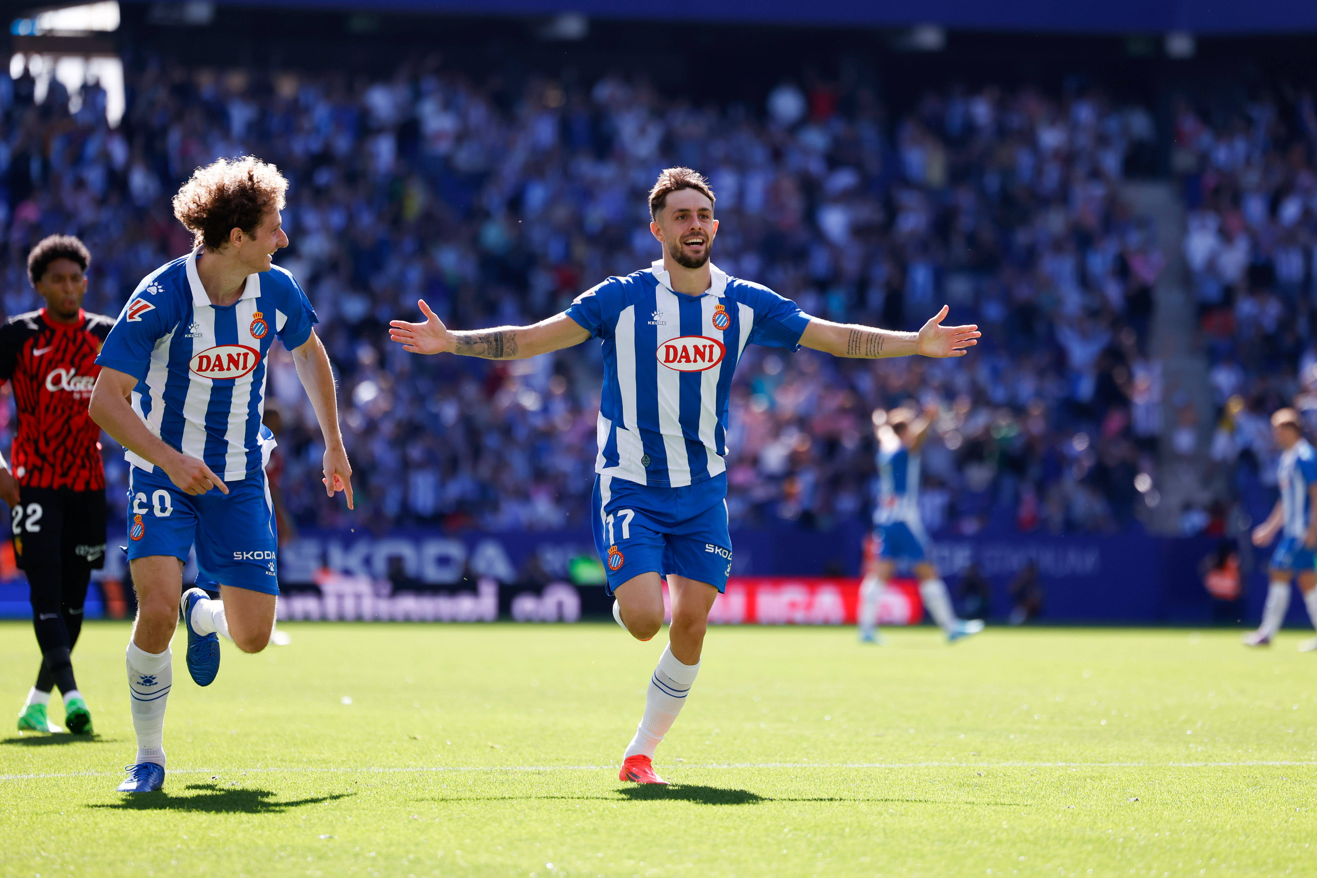 西甲球队在客场取胜，实现三连胜助攻排名的简单介绍