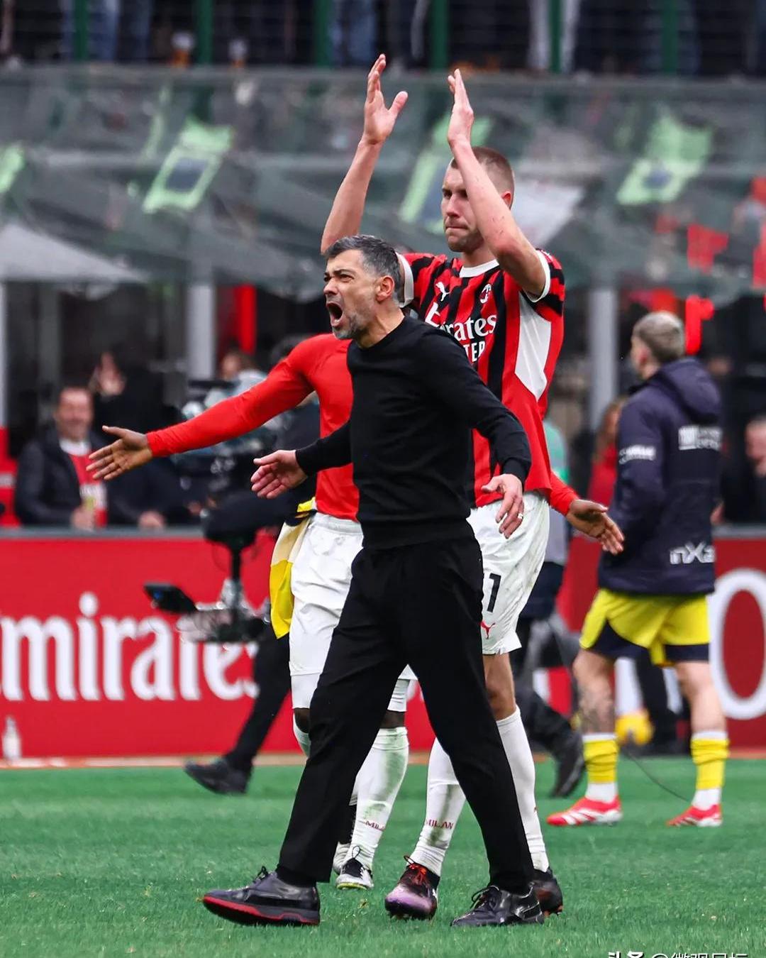 米兰豪门遭遇争议判罚，球迷怒吼裁判不公