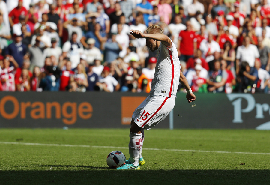 开云APP-波兰队不敌瑞士遗憾告别赛场