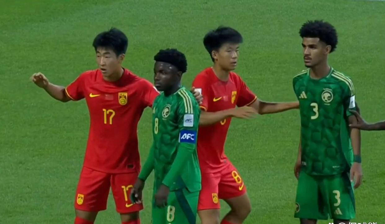 亚洲杯足球飓风席卷大洋洲，球员们奋勇披荆斩棘的简单介绍