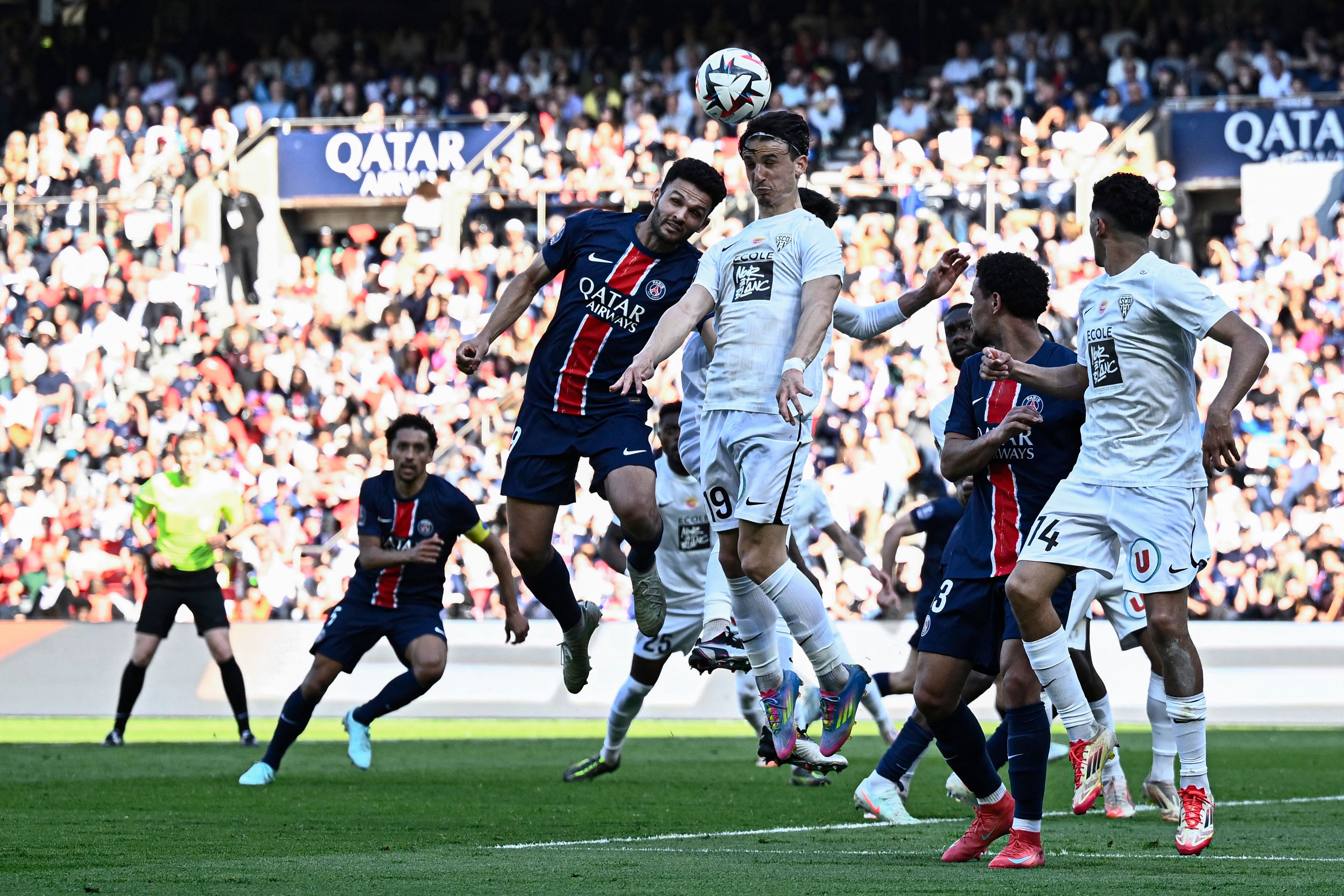 包含巴黎三连胜晋级，实力强劲的词条