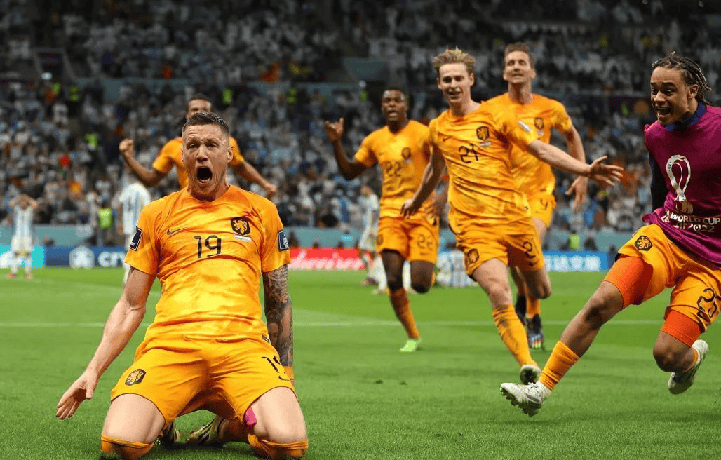 荷兰队战胜奥地利队晋级淘汰赛