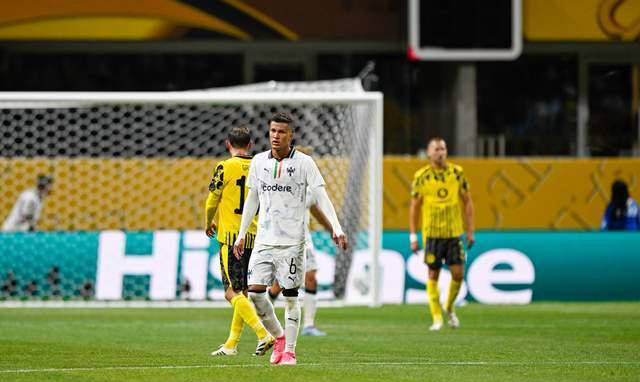 多特蒙德豪取瓦朗谢纳，夺得胜利