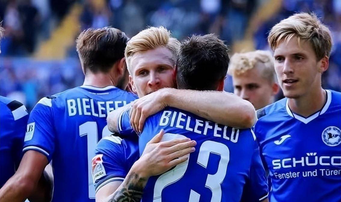 汇丰主场逼平对手，保持不败