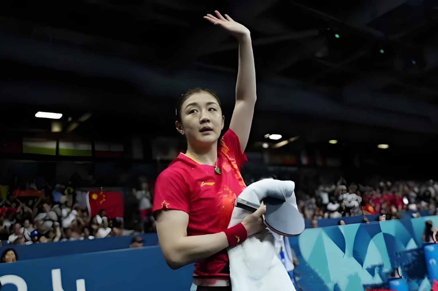 开云体育中国-热门选手突然失误，未能晋级半决赛