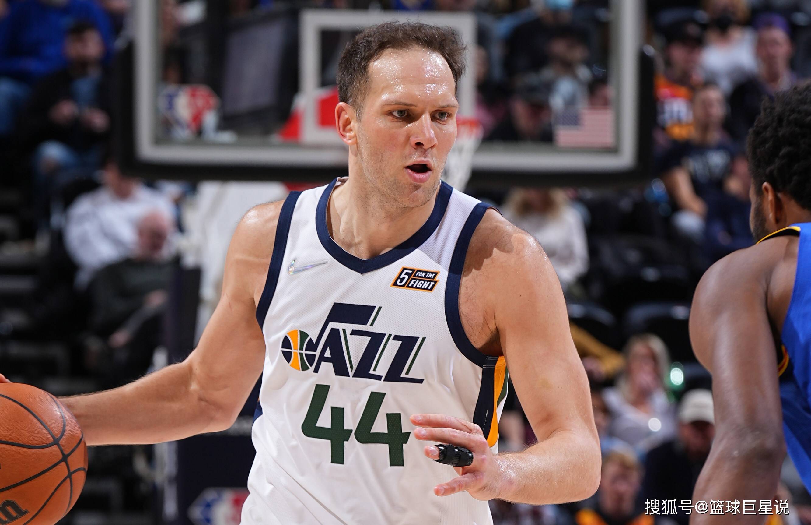 关于爵士队员山穷水尽方显拼尽全力的信息