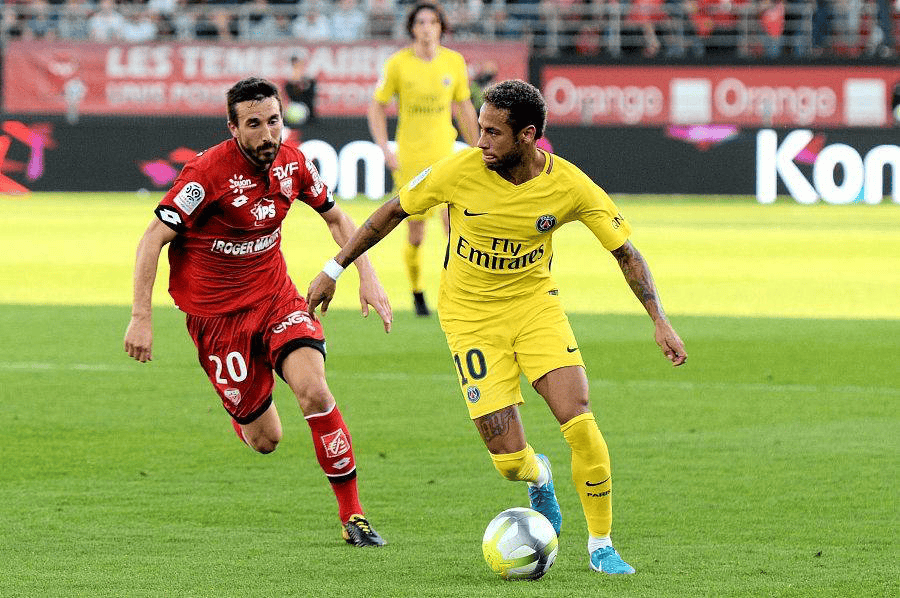 巴黎圣日耳曼胜昂热，大胜四球领跑法甲