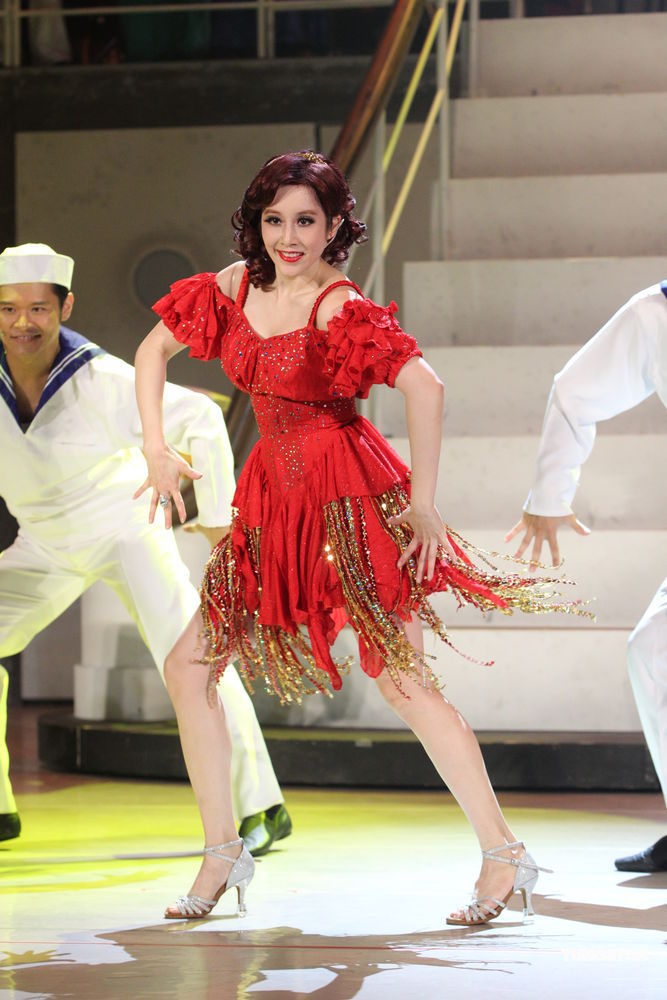 包含墨西哥跨栏运动员突破自我，获得成功的词条