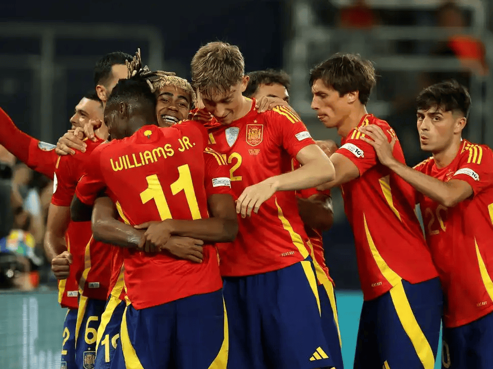 西班牙对阵斯洛伐克，备受期待的胜负之争即将展开