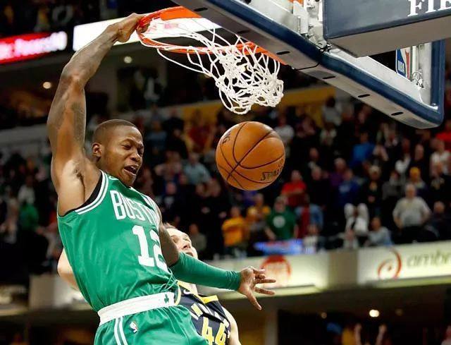 开云体育官方网站-冷静应对，球队战术严密取得胜利