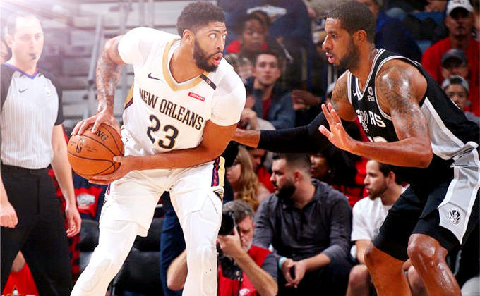 马刺队主场大胜，球迷现场高呼口号