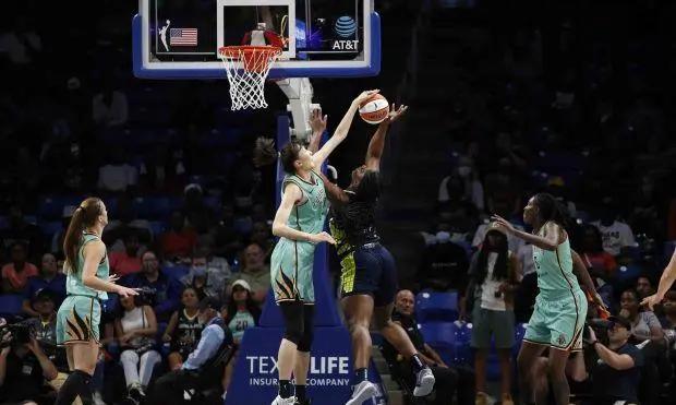 开云体育平台APP-比赛中球队实力碰撞产生火花