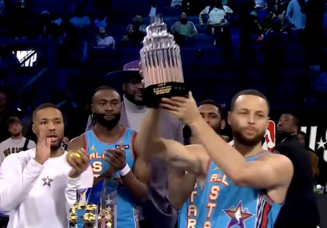 关于欧洲传统篮球联赛颁奖典礼举行，名星闪耀的信息