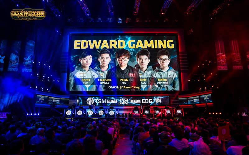 V5险胜LGD，Deft极限生还后反打焦点之战小组赛，成为赛场最大亮点