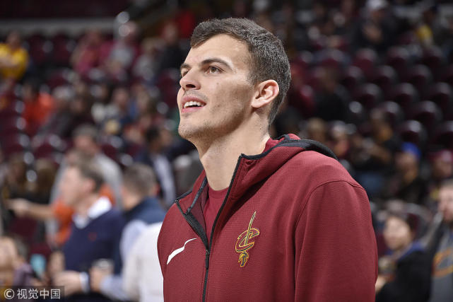 骑士中锋康复训练已进入赛季备战状态