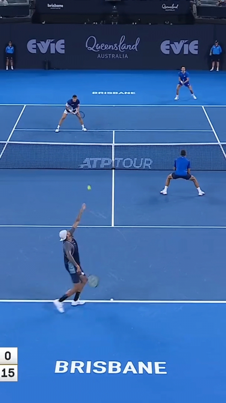 包含德国网球队血洗意大利网球队，克耶高斯绝境逆转的词条