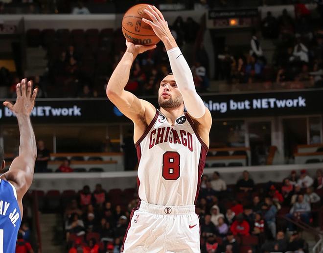 包含上海队险胜独行侠，武切维奇高光表现的词条